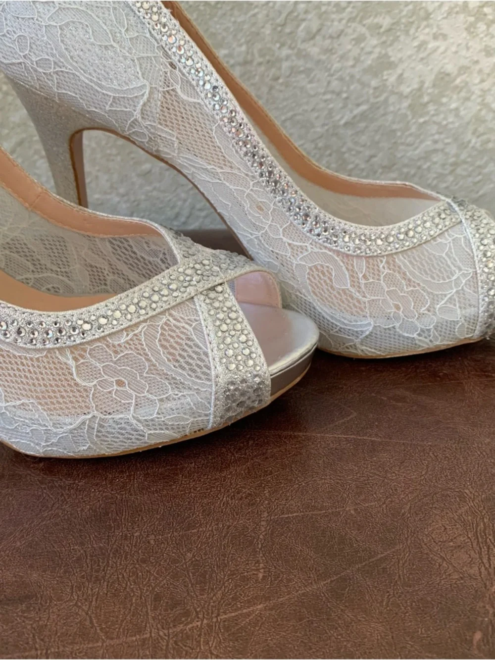 De Blossom Collection White Lace Rhinestone Peep-Toe Heels 7.5 Bride Wedding